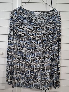 Liz Claiborne Black White Blue Chevron Print Long Sleeve Top